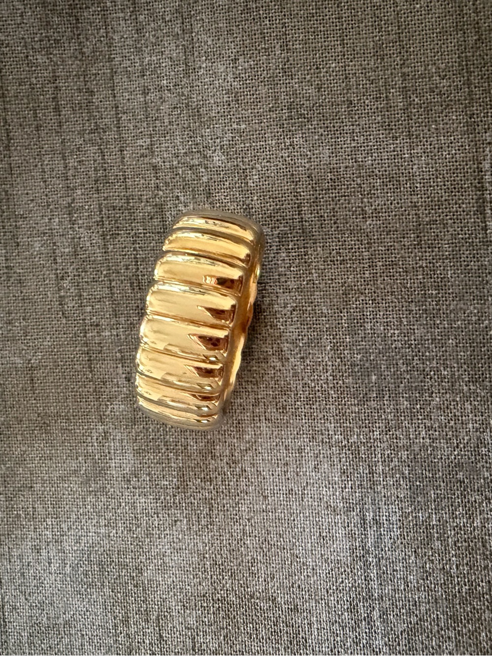 Mejuri 18 K VERMEIL CHARLOTTE Bold ring never worn